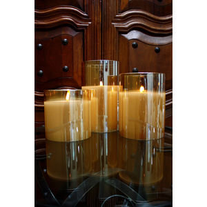 RADIANCE POURED FLAMELSS CANDLE - CHAMPAGNE