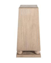 Chess Pedestal - Natural Bay